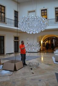 Kompletace lustru - křehké!