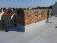 Nová střecha - detail u komína