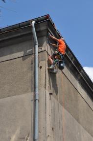 Montáž baneru - Slaný.