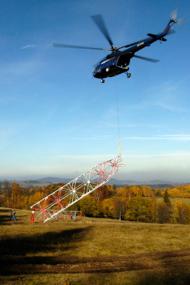 Stavba stožáru s vrtulníkem