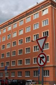 Fasáda Slezská po opravě a nátěru